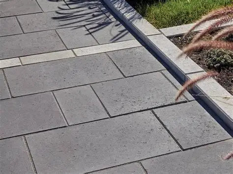 Melville Curb