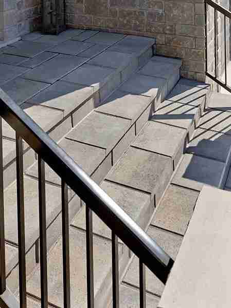 Venetian Smooth Riser and Cap System